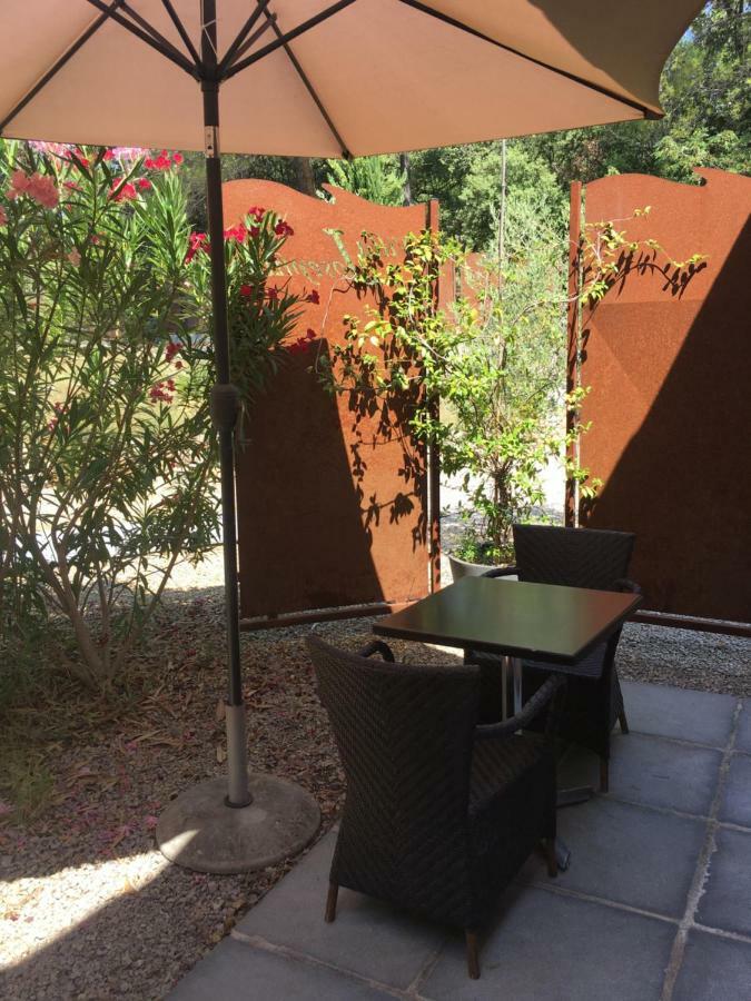 Villa Josephine Lorgues Bagian luar foto